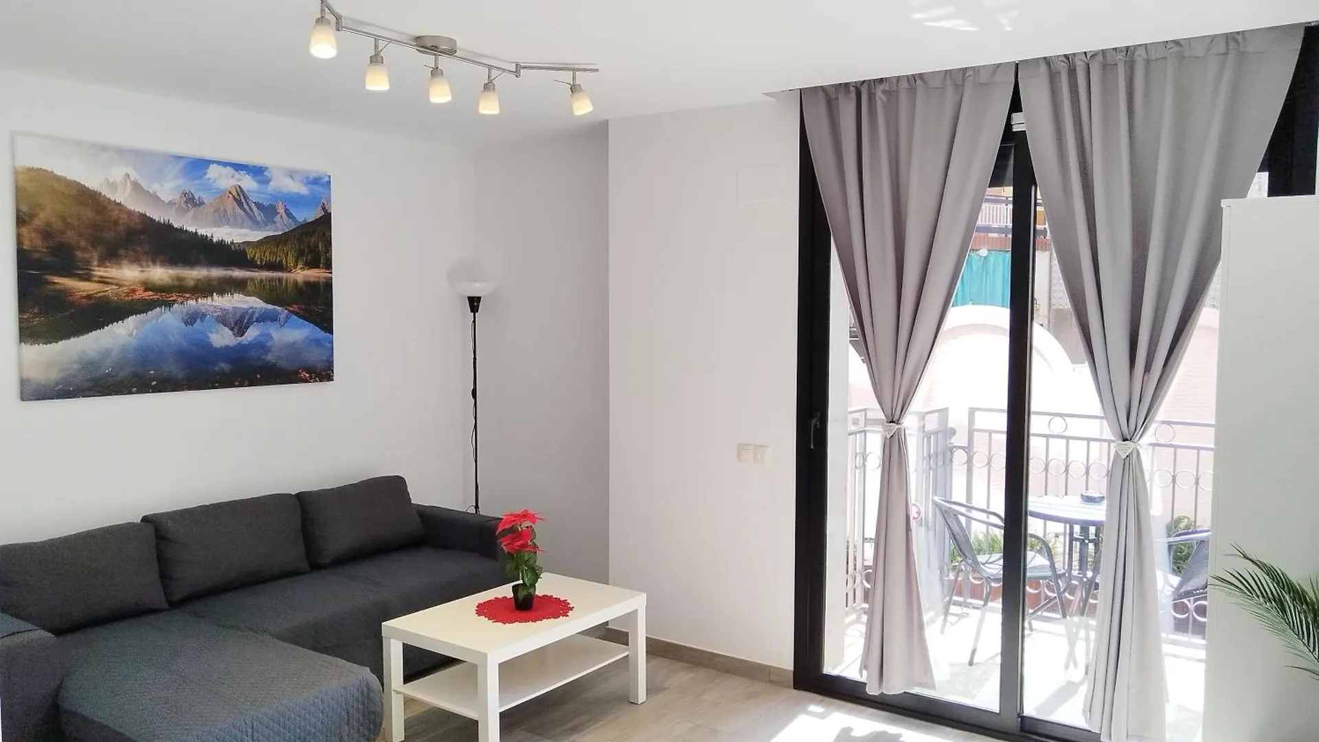 Nicolle Apartment Lloret De Mar Hiszpania